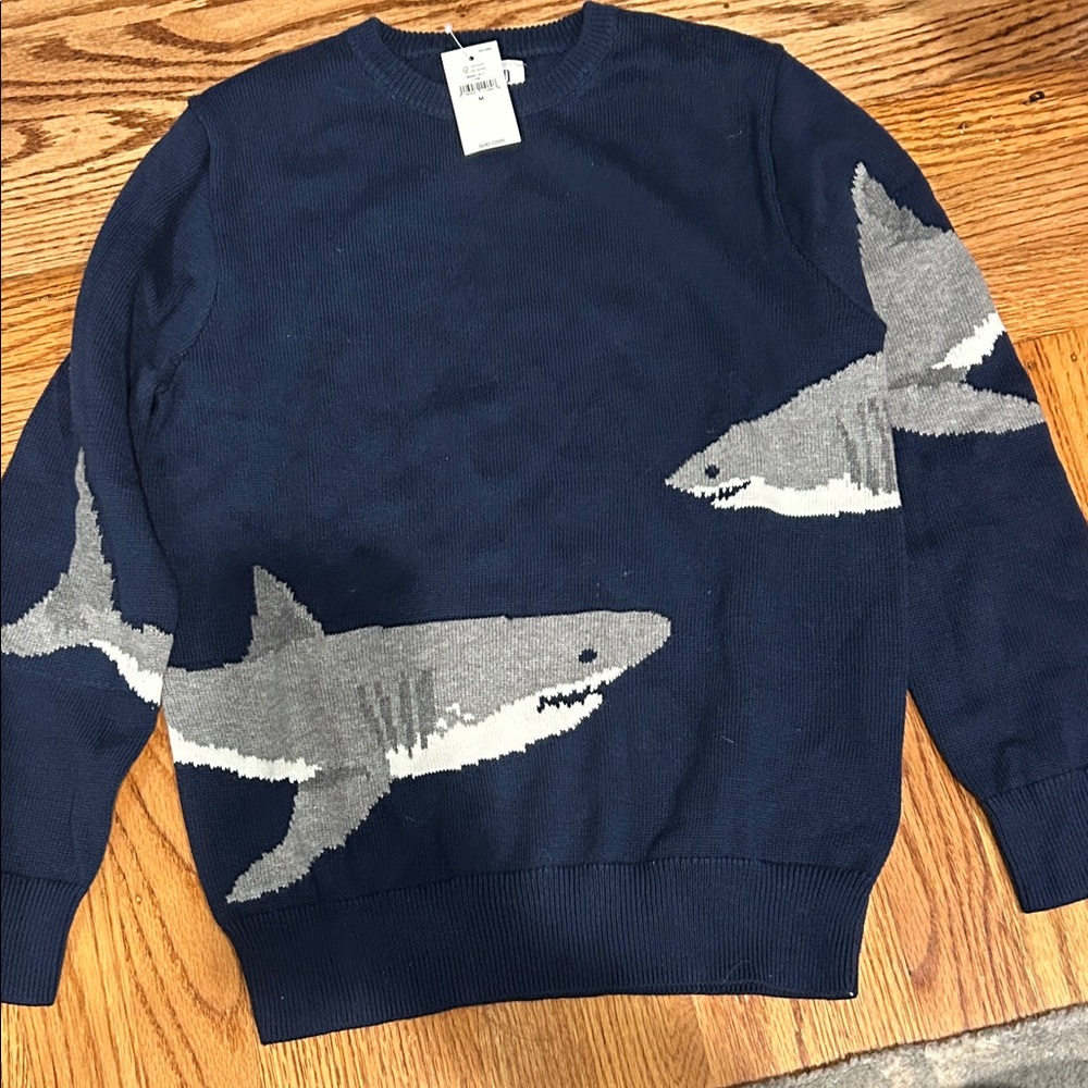 GAP Men's Navy and Gray Shark Crewneck Sweater